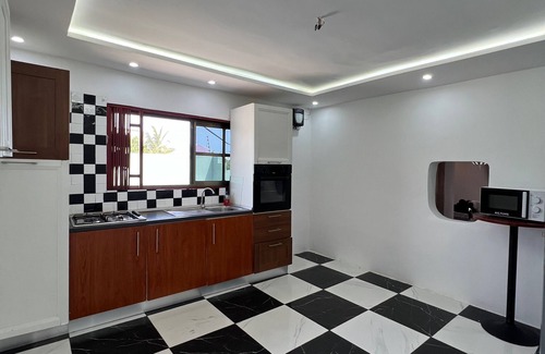Accra House | Charming 4-bed House in Kokrobite