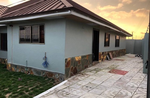 Accra House | Charming 4-bed House in Kokrobite