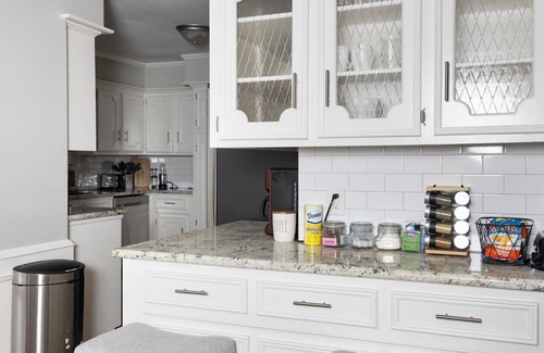Clodine House | Charming 4-bedroom 3.5 bath house with pool, fitness room in Sugar Land,