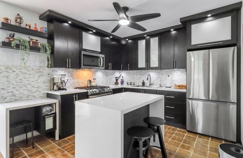 Tortugo House | Charming 4-bedroom Estate with In-ground pool WiFi in San Juan