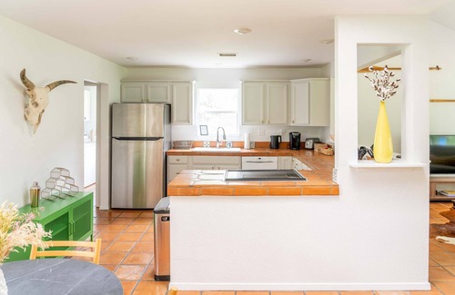 Martindale House | Charming 4-bedroom house on the river in Martindale
