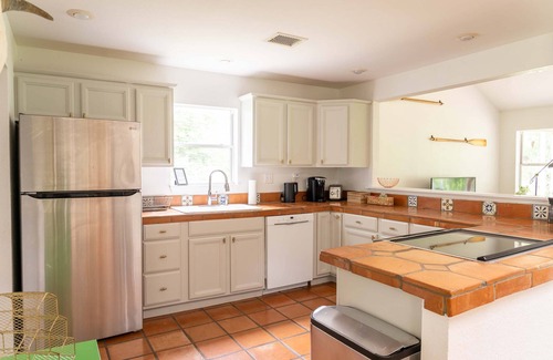 Martindale House | Charming 4-bedroom house on the river in Martindale