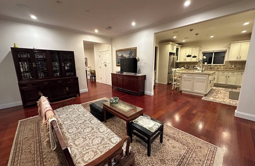 The Willows House | Charming 4-bedroom house in pleasant Menlo Park with WiFi, AC