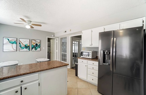 Charlotte House | Charming 4-bedroom house with Pool & Hot Tub in Charlotte