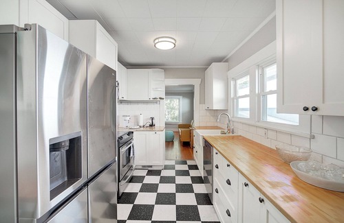 Squire Park House | Charming 4-bedroom house at Seattle University Campus