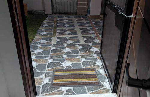 Kalibo House | Charming 4-bedroom house with AC and WiFi with power generator during brown outs