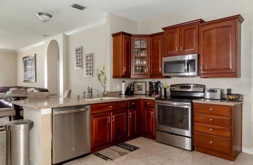 Willow Bend House | Charming 4 bedroom house with WiFi, AC in welcoming Lutz