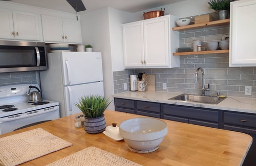 Spokane House | Charming 4-bedroom light and open concept house with in a good area of Spokane