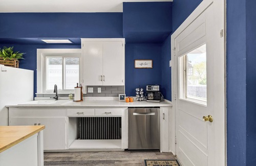 Ashland House | Charming 4-Bedroom steps from Ashland University