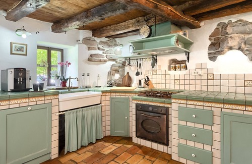 Buzet Villa | Charming 4-bedroom villa with AC and WiFi in welcoming Buzet