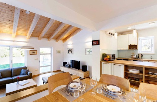 Zagvozd Villa | Charming 4-BR Villa Getaway for 8, with stunning view and pool