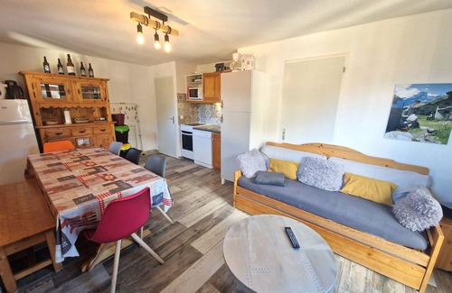Valfrejus Apartment | Charming 4-Room Apartment for 8, Near Slopes in Valfréjus