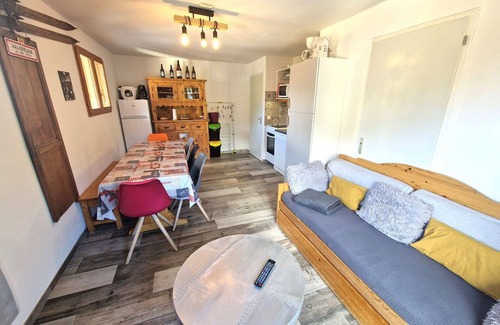 Valfrejus Apartment | Charming 4-Room Apartment for 8, Near Slopes in Valfréjus