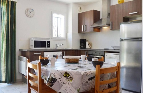 Narbonne-Plage House | Charming 4-Room Mezzanine House, 300m to Beach, Sleeps 7, Narbonne Plage