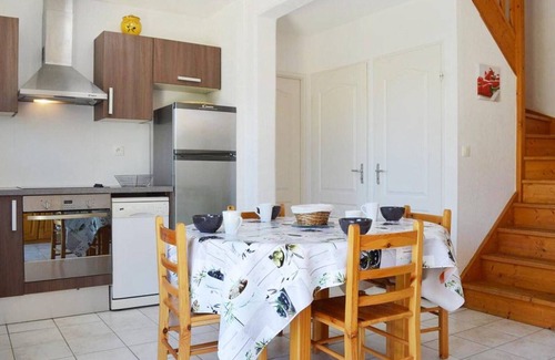 Narbonne-Plage House | Charming 4-Room Mezzanine House, 300m to Beach, Sleeps 7, Narbonne Plage