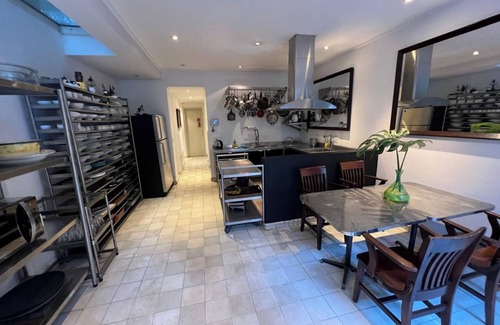 Jardim Europa House | Charming 4-Suite House in Jardim Europa