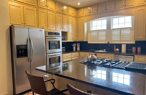 Columbus House | Charming 4bd Home in MidTown