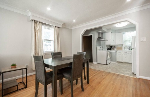 Barrie House | Charming 4BR Barrie Retreat with Backyard