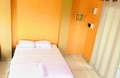 Puerto Baquerizo Moreno Hotel | Charming 5-bedroom hotel with WiFi, AC in enjoyable San Cristobal - Galápagos