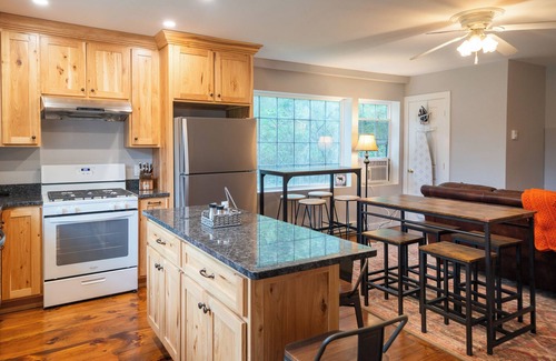 Cooperstown House | Charming 5-bedroom barn with WiFi, AC in superb Cooperstown