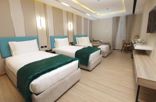 Angeles City Hotel | Charming 70 bedroom hotel with AC, WiFi in beautiful Angeles