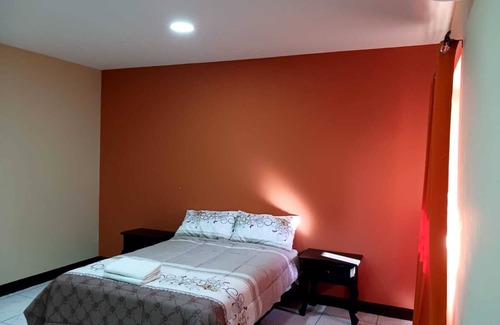 Managua Hotel | Charming 8-units hotel in lovely Managua with AC near the airport