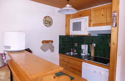 Pralognan-la-Vanoise Apartment | Charming Apartment in Prime Location - Central Pralognan-la-Vanoise