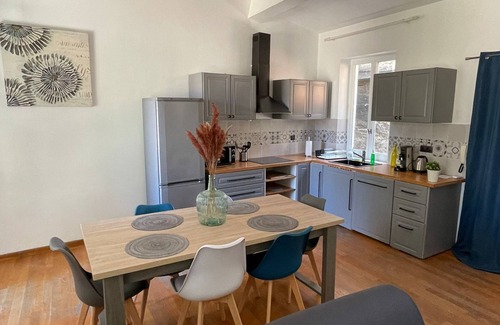 Avignon City Centre Apartment | Charming air-conditioned apartment in the historic center, 2 steps from the monuments!