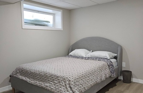 Transcona Bed & Breakfast | Charming and exclusive 2-bedroom basement in Winnipeg with WiFi, AC