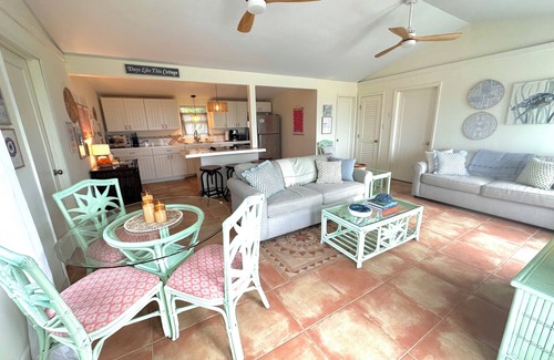 Forbes Hill Cottage | Charming and private 2-bedroom cottage in beautiful Little Exuma with ocean view