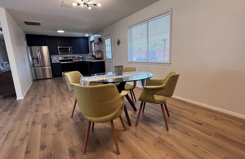 Tempe House | Charming and Spacious 4-bedroom house in Tempe, 6 min from ASU with AC, WiFi.