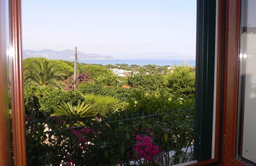 San Felice Circeo Apartment | Charming apartment in villa with veranda overlooking the sea