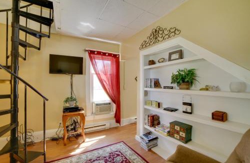 Geneva-on-the-Lake Apartment | Charming Apartment On The Strip By Lake Erie!