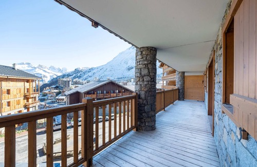 Les Almes Apartment | Charming Apartment · Close to Slopes · Balcony · Wi-Fi · Parking · 6 People