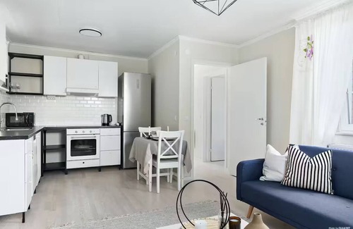 Sollentuna House | Charming apartment in a red house in Stockholm. Free parking