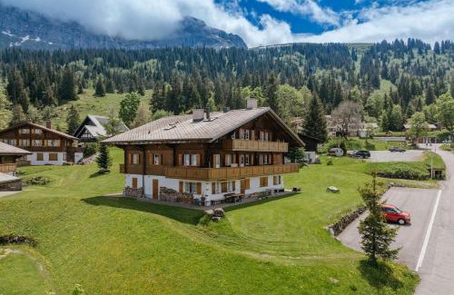 Axalp Apartment | Charming apartment in a Chalet house