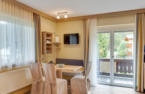 Zell am See Apartment | Charming Apartment in Zell am See with Mountain Views