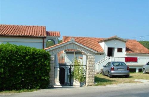 Suha Punta Apartment | Charming apartment in Kampor with private garden - 28 m²