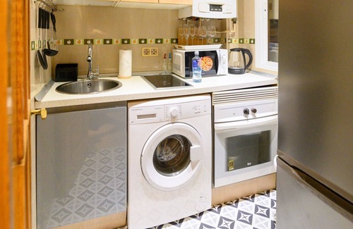 Barrio de La Latina Apartment | Charming Apartment in La Latina with Shared Patio PAL10