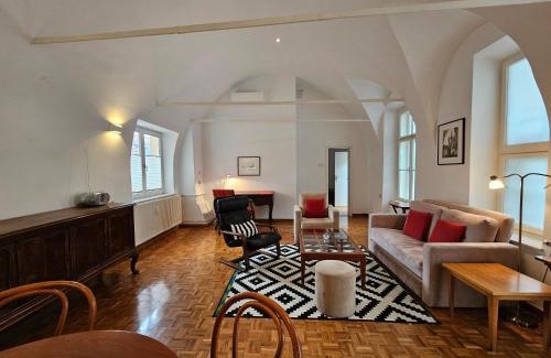 Ljubljana Old Town Apartment | Charming apartment Laura Tour As Ljubljana by Town Hall