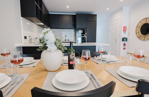 Mellieħa Heights Apartment | Charming apartment just steps from Mellieha’s main street and 5 minutes from the beach. Includes 2 double bedrooms, 1 twin room, Wi-Fi, Smart TV, coin-operated A/C, and all essentials like towels, linen, washing machine, and kitchen app