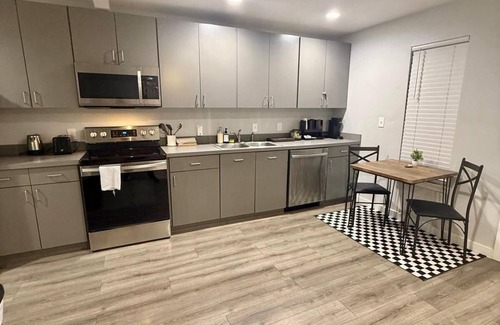 Cedars Apartment | Charming Apartment Near Downtown Dallas | 1 BR, 1BT, sleeps upto 5