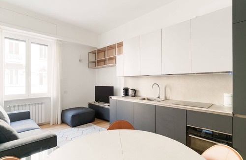 Ponte Seveso Apartment | Charming apartment of about 50 square meters, able to accommodate up to 4 people, located on the first floor of a building with a lift (NOT suitable for disabled people - there are some steps to access it).The property is located just a few steps throw f