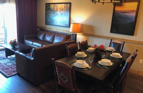 Gatlinburg Resort | Charming apartment with WiFi in Gatlinburg Unit S