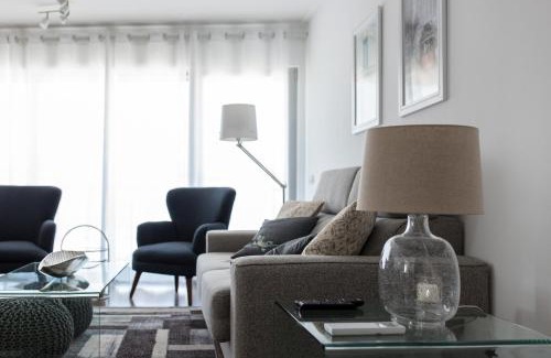 Parque das Nacoes Apartment | Charming Apartment with Balcony & Pool
