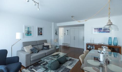 Parque das Nacoes Apartment | Charming Apartment with Balcony & Pool