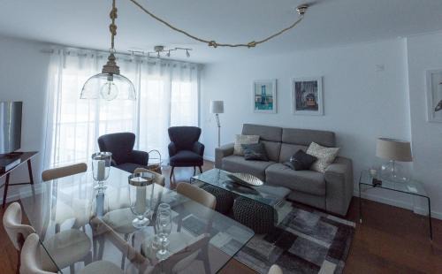 Parque das Nacoes Apartment | Charming Apartment with Balcony & Pool