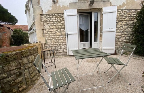 Pontaillac Apartment | Charming Apartment with Terrace, 200m from Beach, Sleeps 5