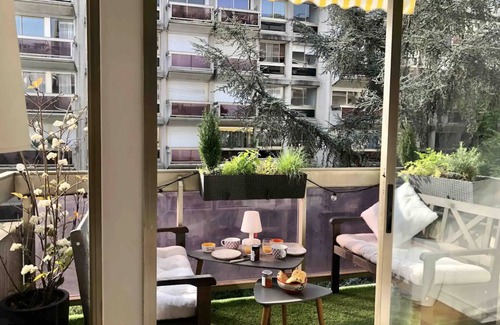 Quartier de l'Ecole-Militaire Apartment | Charming Appartment in the Heart of Paris