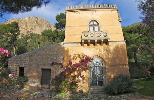 Terrasini Villa | Charming art nouveau villa with stunning views over the Gulf of Castellammare
